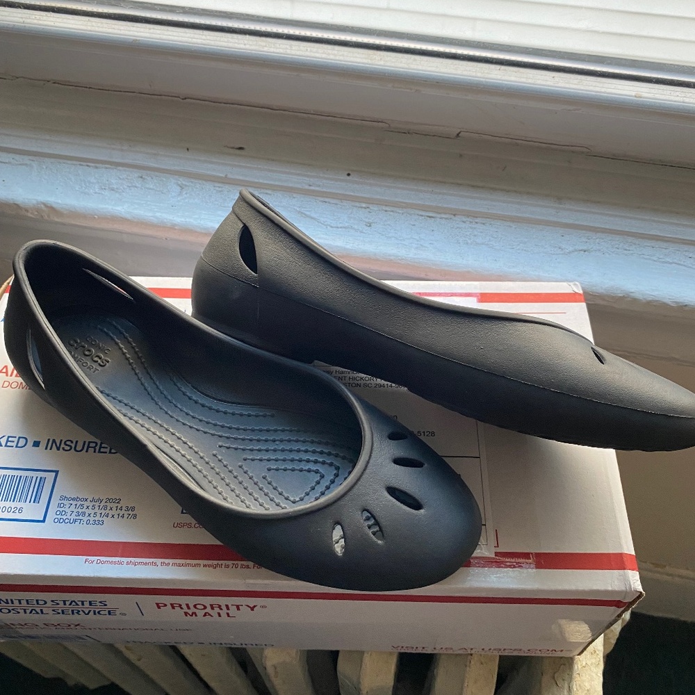 Crocs Kelli Black Flats Size 10 Like New!